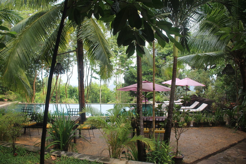 Port Hedonia Hotel Sihanoukville Exterior photo