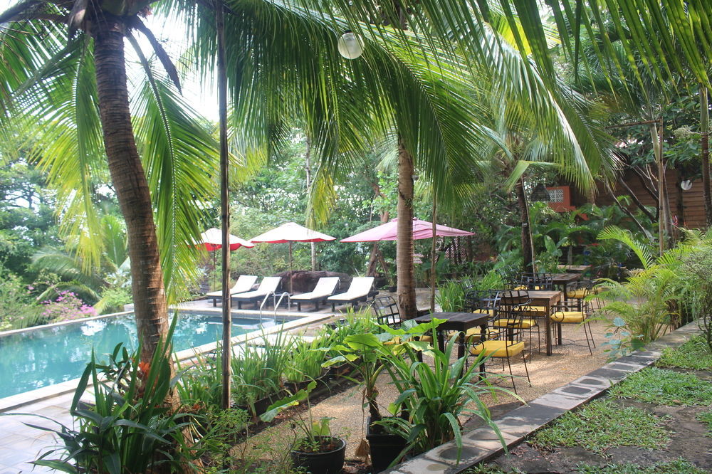 Port Hedonia Hotel Sihanoukville Exterior photo