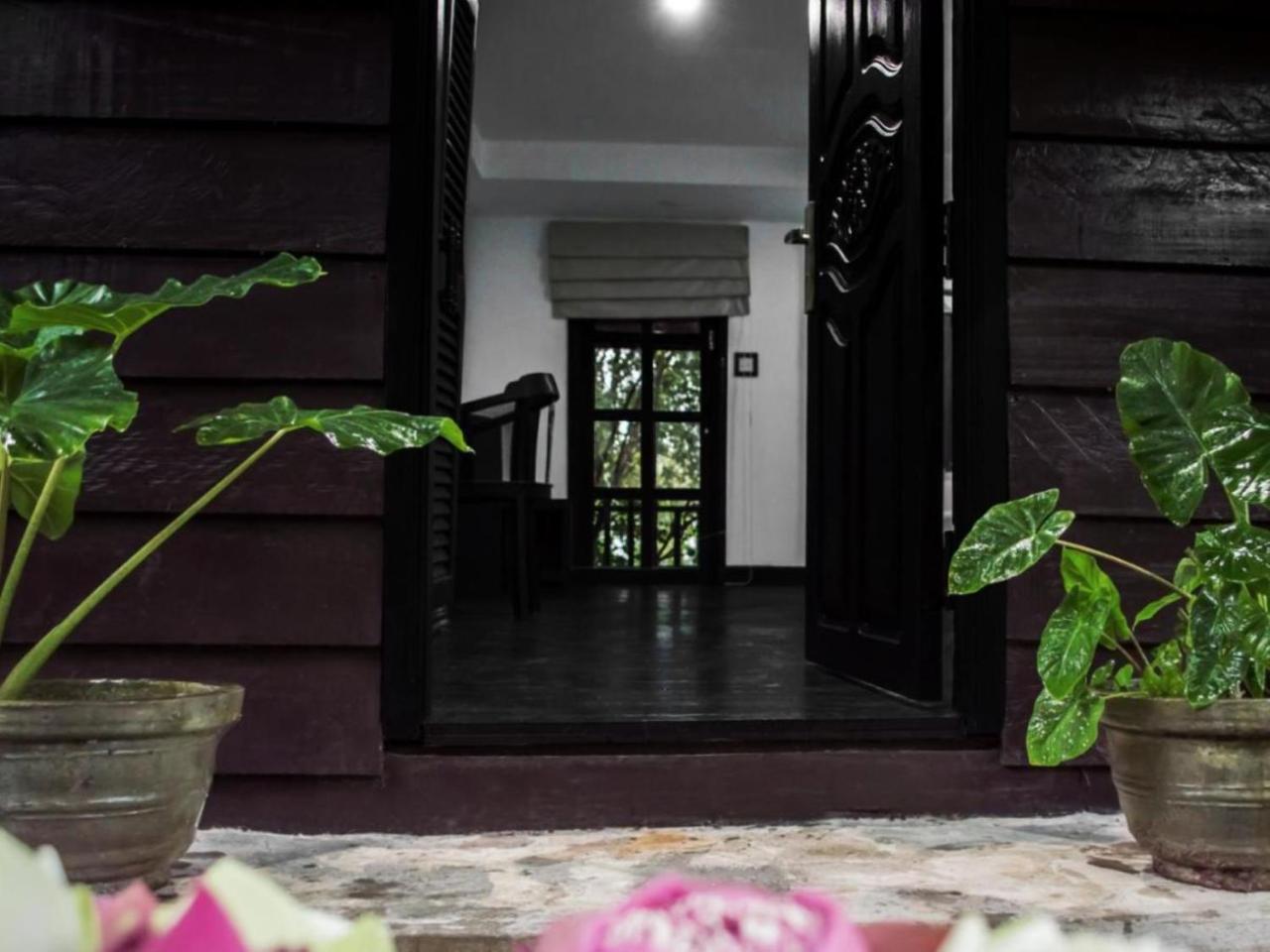Port Hedonia Hotel Sihanoukville Exterior photo