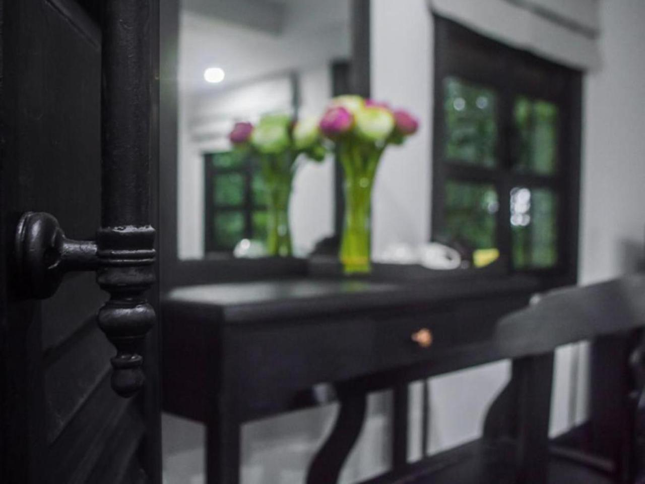 Port Hedonia Hotel Sihanoukville Exterior photo