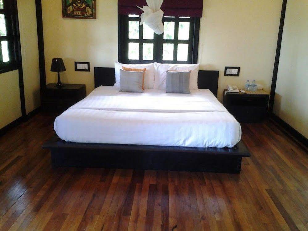 Port Hedonia Hotel Sihanoukville Exterior photo